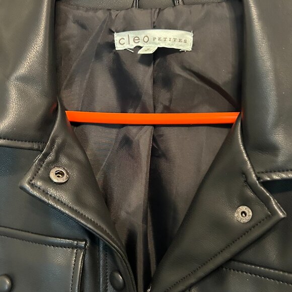 Cleo Women’s Petite Vegan Leather Shirt Jacket - Picture 5 of 6